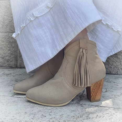 MICHELLE: Vegan Suede Boots Natural Beige